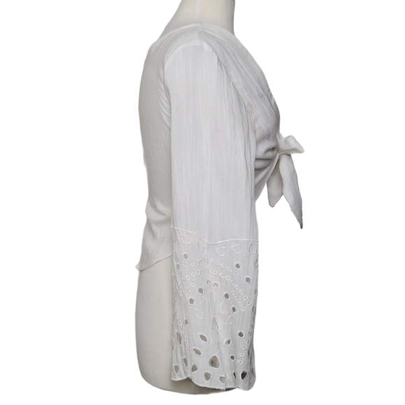 MOON RIVER Top Cropped Back Tie Knot Eyelet Detail - Picture 3 of 6